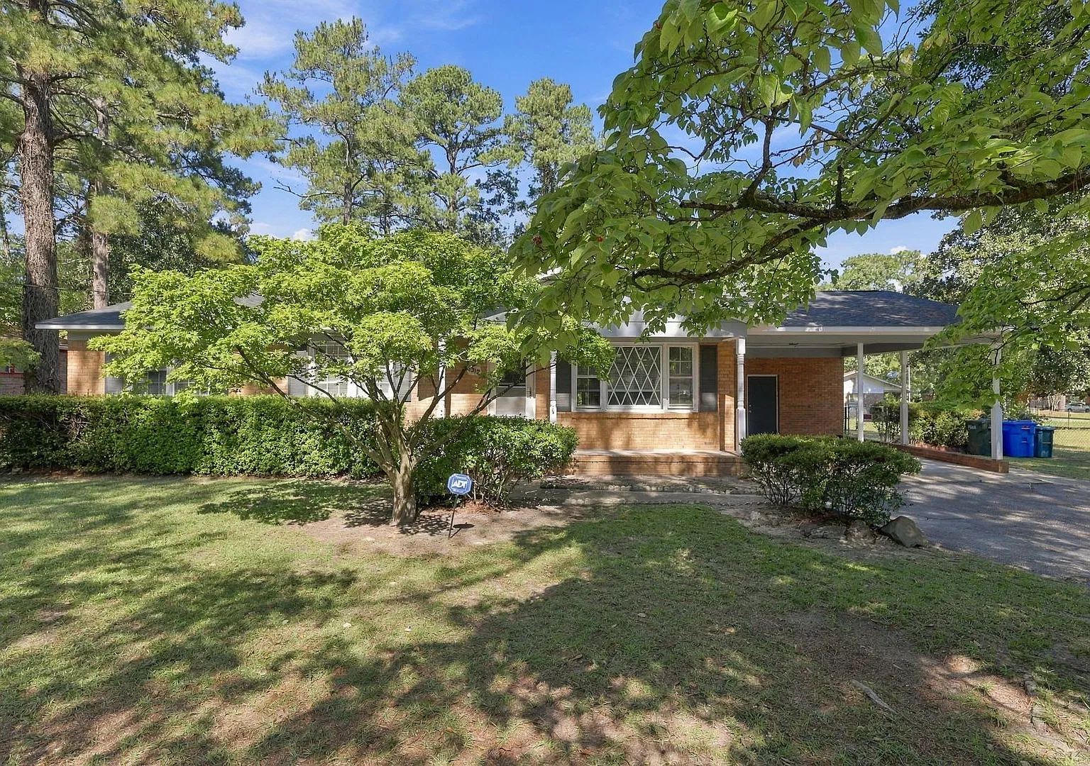 4 Br/2.5 Ba Home - Split Floorplan; Open Spaces — Photo 2
