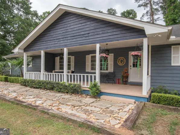 555 White Rd, Fayetteville, GA 30214