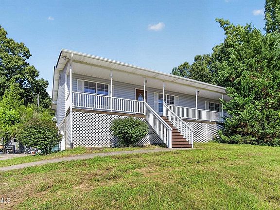 3rd image of 2060 Buckingham Rd