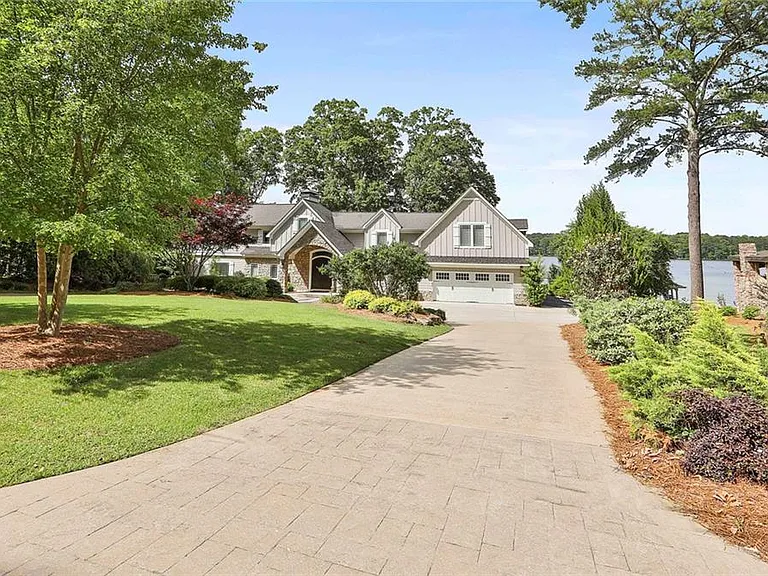 111 Loblolly Cir — Photo 1