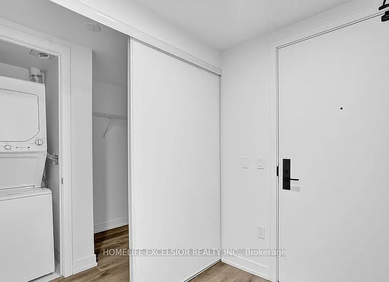 1 Jarvis St #806 — Photo 27