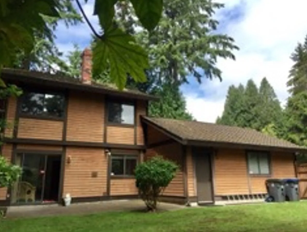 4 bed, 2.5 bath, 2100 sqft, $4,000 — Photo 4