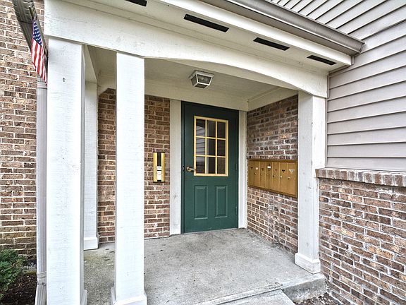 3rd image of 820 Southmeadow Cir Unit 303