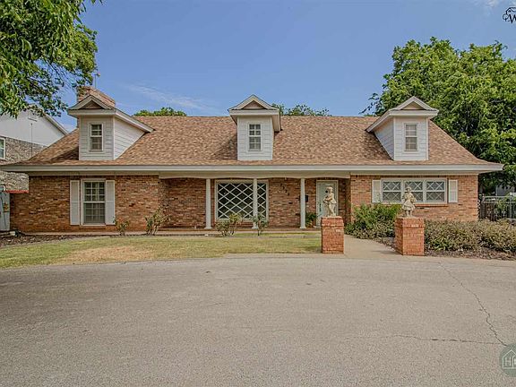 2nd image of 2222 Paradise St