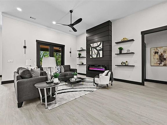 5th image of 6183 Redan Rd