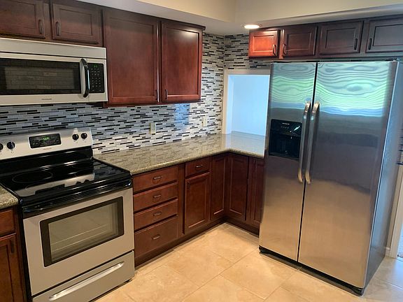 2nd image of 2691 Glen Arbor Ter