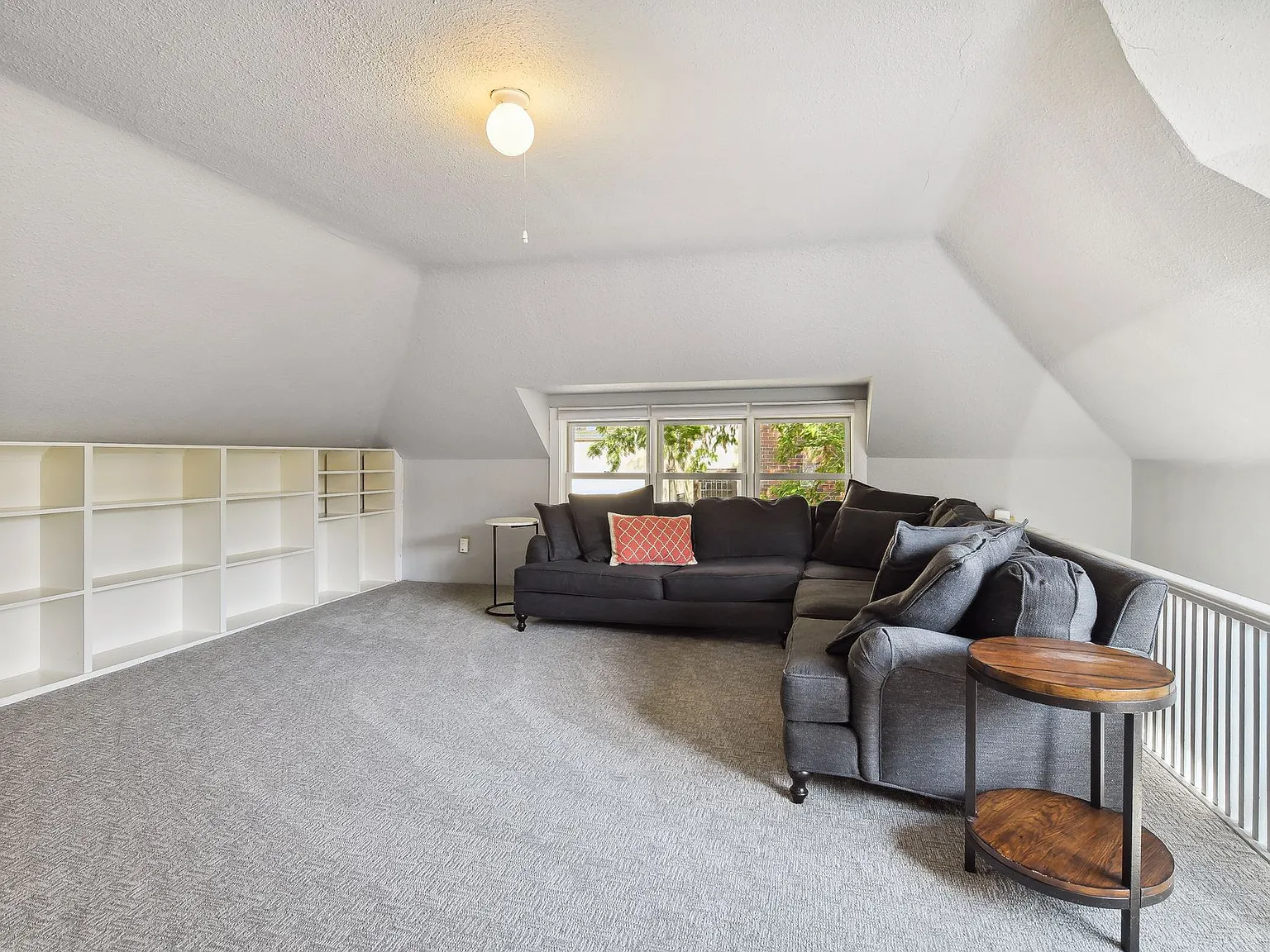1 bed, 850 sqft, $1,675 — Photo 2