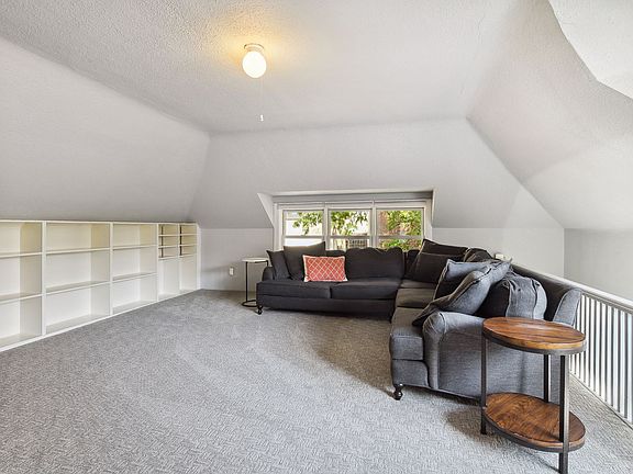 2nd image of 2504 Euclid Pl #1