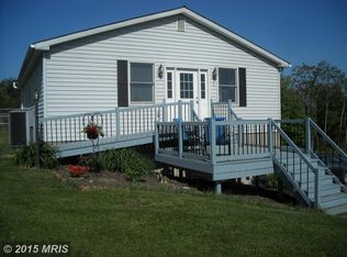 221 Homestead Ln, Berkeley Springs, WV 25411