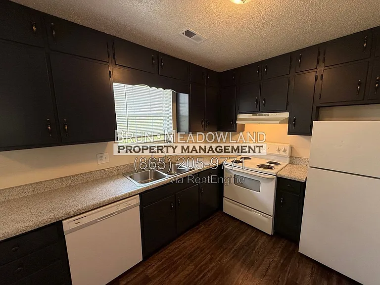 128 Lynnwood Dr #9 — Photo 8