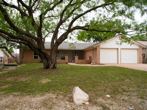3121 Edgewood Dr, San Angelo, TX 76903