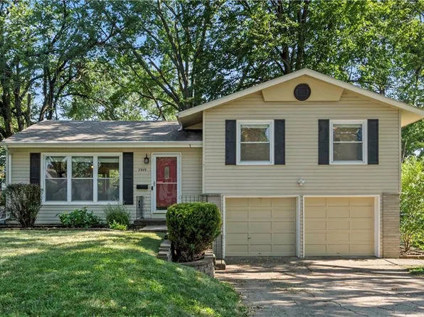 7909 W 92nd St, Overland Park, KS 66212