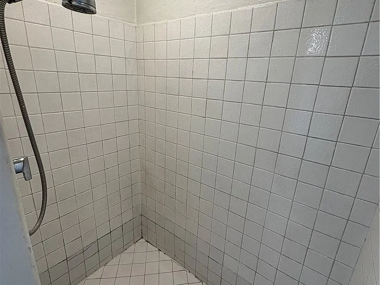 149 Bay Shore Ave #1R — Photo 6