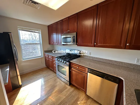 318 Rindge Ave Unit 216, Cambridge, MA 02140