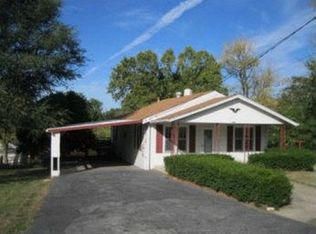 1352 S Summit Dr, Holts Summit, MO 65043