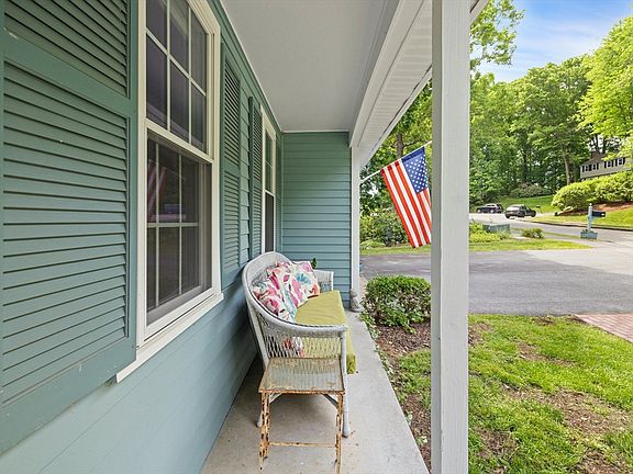 5th image of 44 Old Colony Dr
