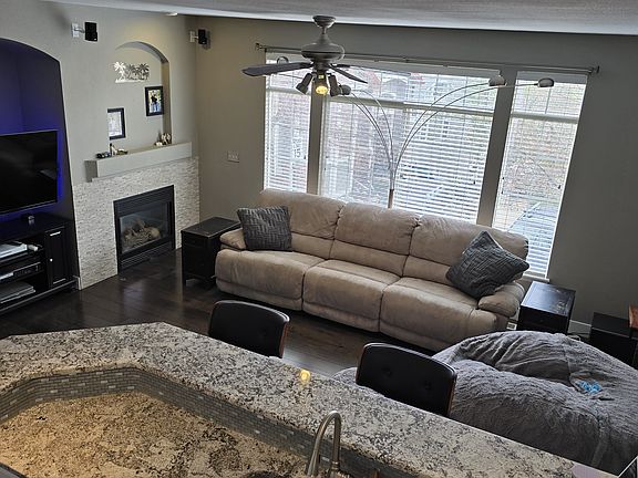 Living Room/Kitchen