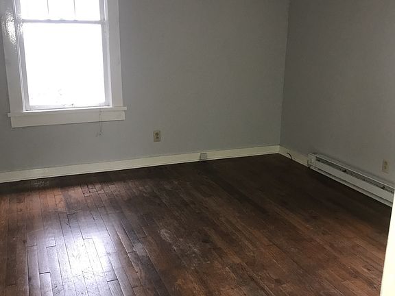 3rd image of 2209 29th Ave S #B