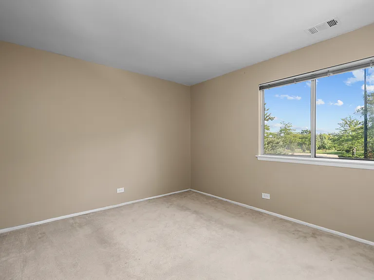 607 Eastview Ct #Z2 — Photo 28