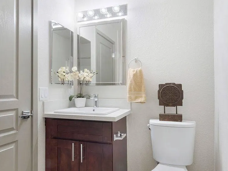 2x1 Bathroom