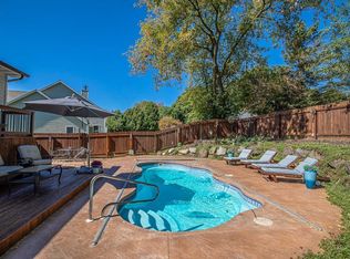 135 Saratoga Cir, Oregon, WI 53575