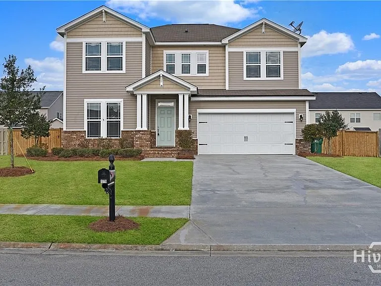 Byron Dr — Photo 1