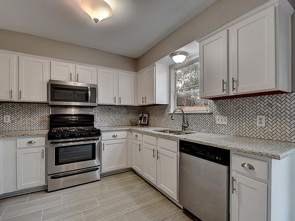 3rd image of 9006 Jesse James Dr