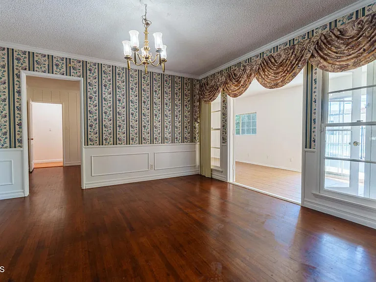 2395 Roanoke Rd — Photo 4