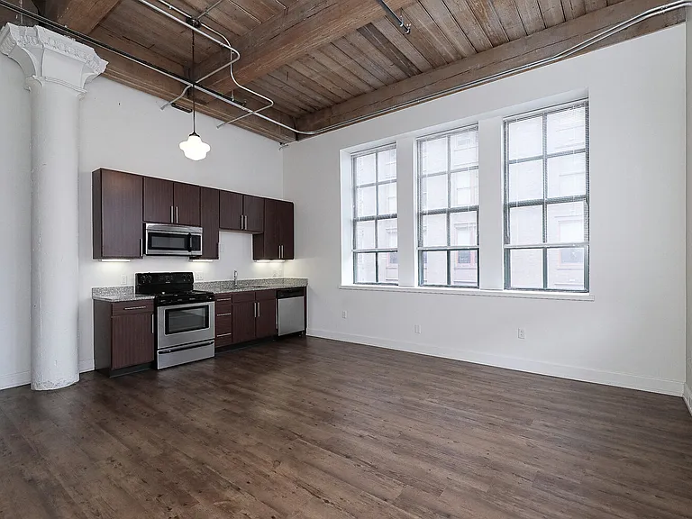 Lucas Place Lofts — Photo 24