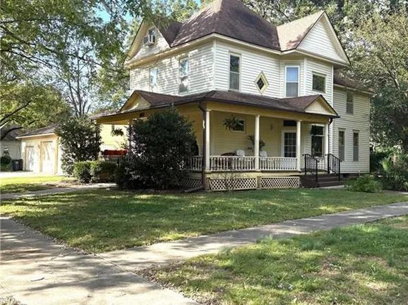 301-305 S 2nd St, Independence, KS 67301