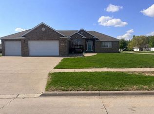 401 Windsor Way, Sergeant Bluff, IA 51054