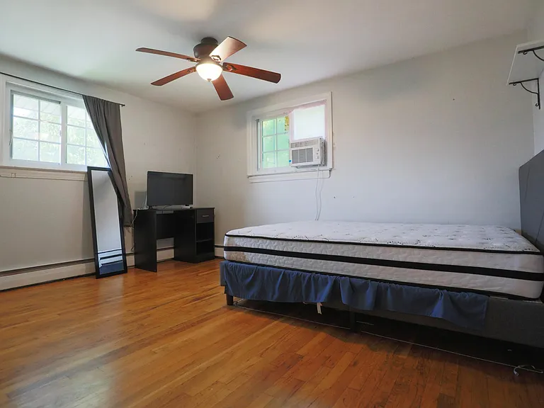 19 Balin Ave — Photo 10