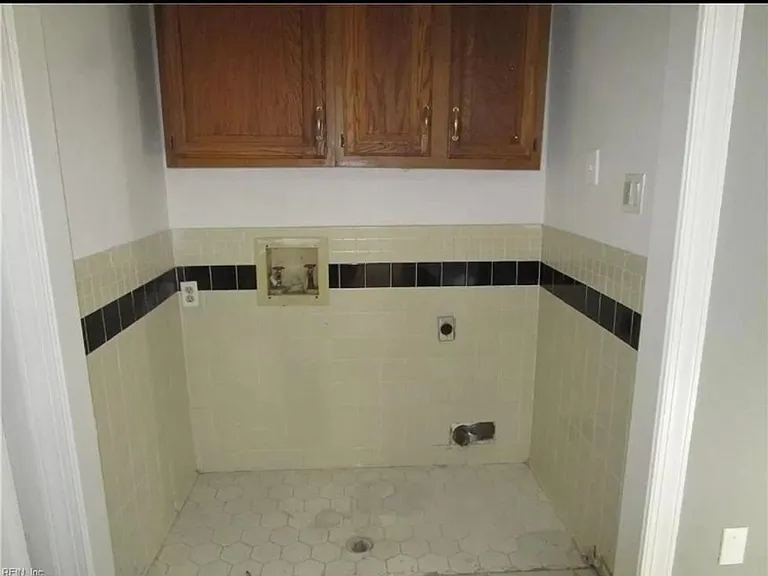 830 Lexington St — Photo 11