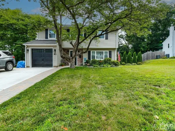 83 J F Kennedy Dr, Milltown, NJ 08850