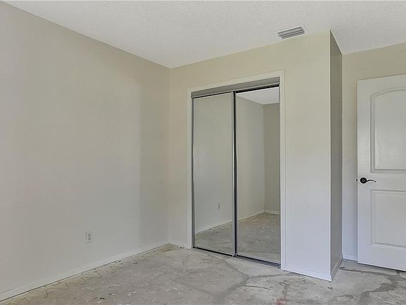 4th image of 1014 E Martin Ln