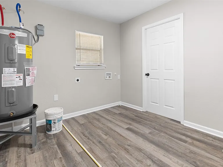 804 Avenue I — Photo 25