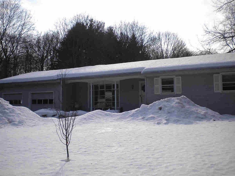 2nd image of 17 Manor Rd