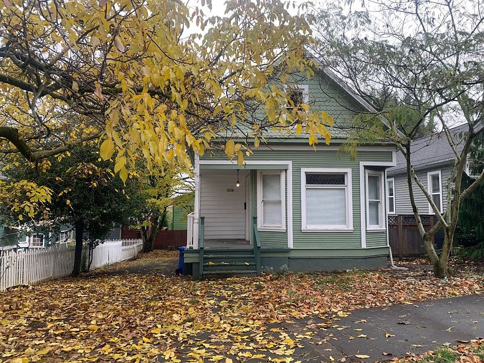 1st image of 3738 SE Milwaukie Ave