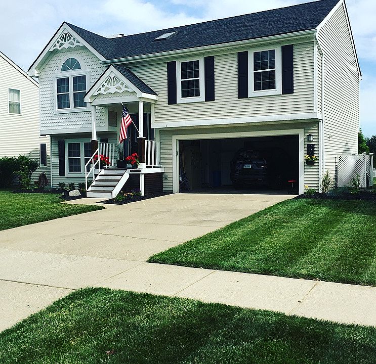 1st image of 204 Aberdeen Ct #102