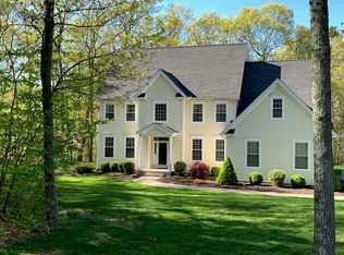 30 Crown Point, Canton, CT 06019