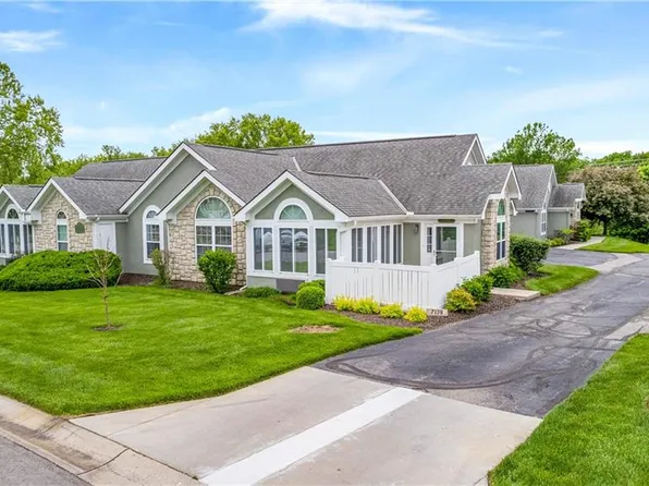 7138 Meadow View St, Shawnee, KS 66227