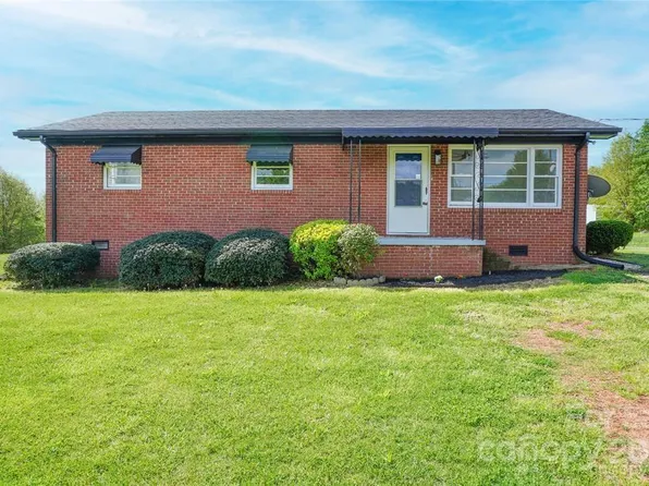 112 Foxhill Dr, Kingstown, NC 28150