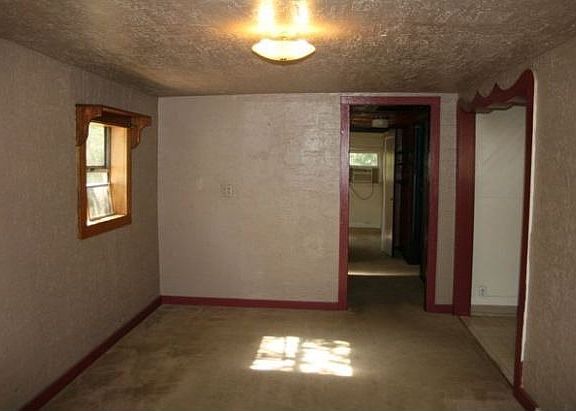 4th image of 23119 Horseshoe Ln