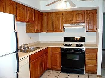 2nd image of 1986 Stanford Ct