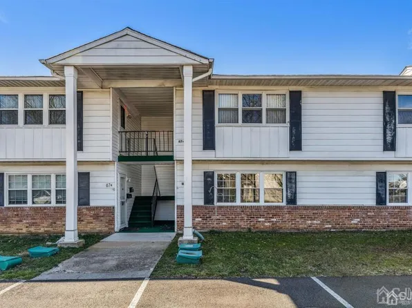 67 Galewood Dr APT B, Matawan, NJ 07747