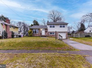 21 E Woodcrest Ave, Maple Shade, NJ 08052