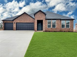 200 N Kit Kat Ct, Siloam Springs, AR 72761