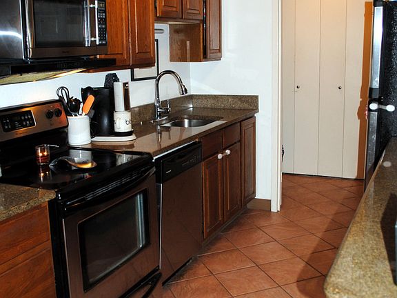 5th image of 1555 N Sandburg Ter APT 303K