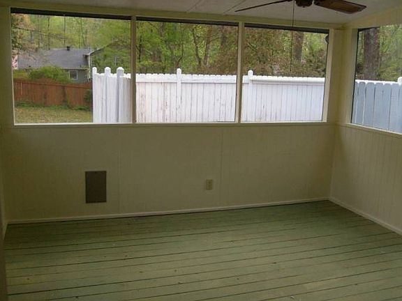 Screened porch & deck