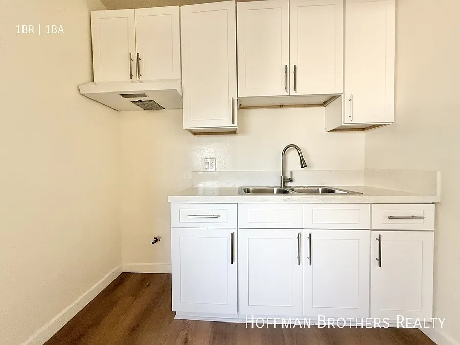 1254 W 110th St Los Angeles, CA 90044 — Photo 3